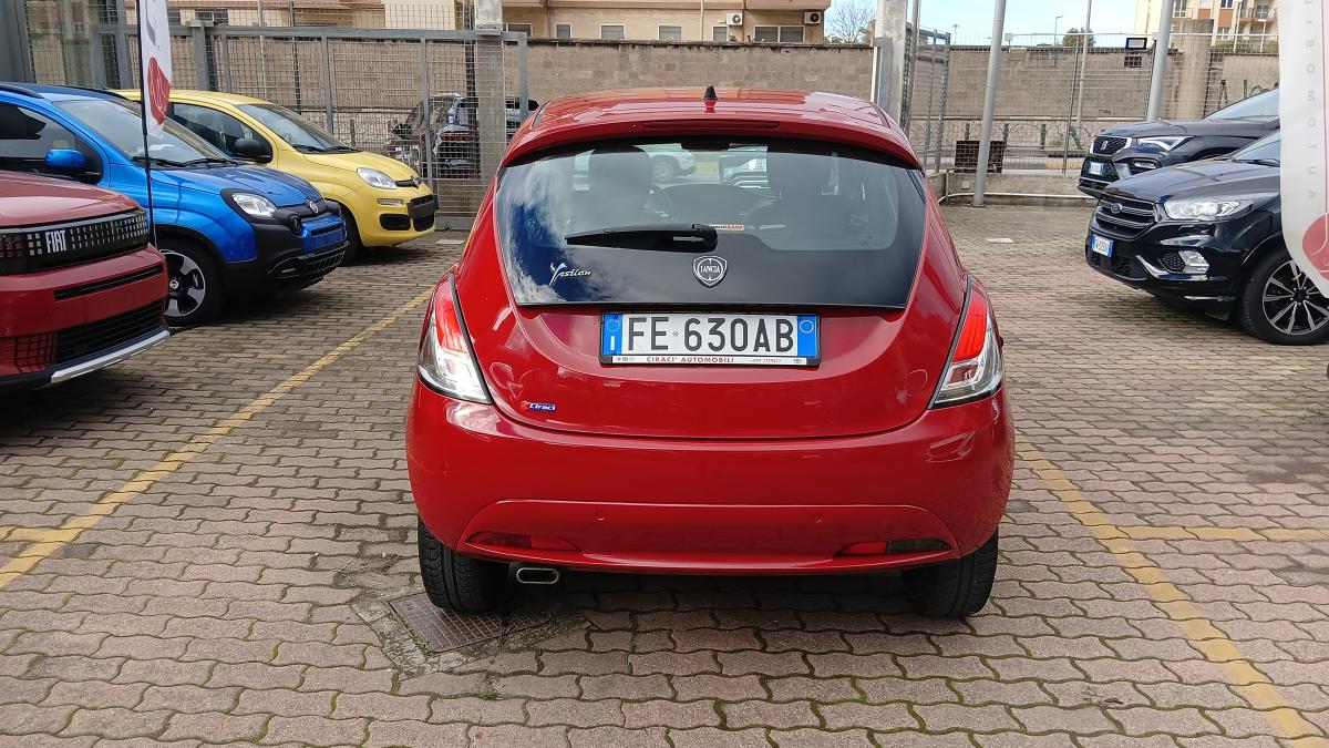 Lancia Ypsilon 1.2 69 CV 5 porte GPL Gold